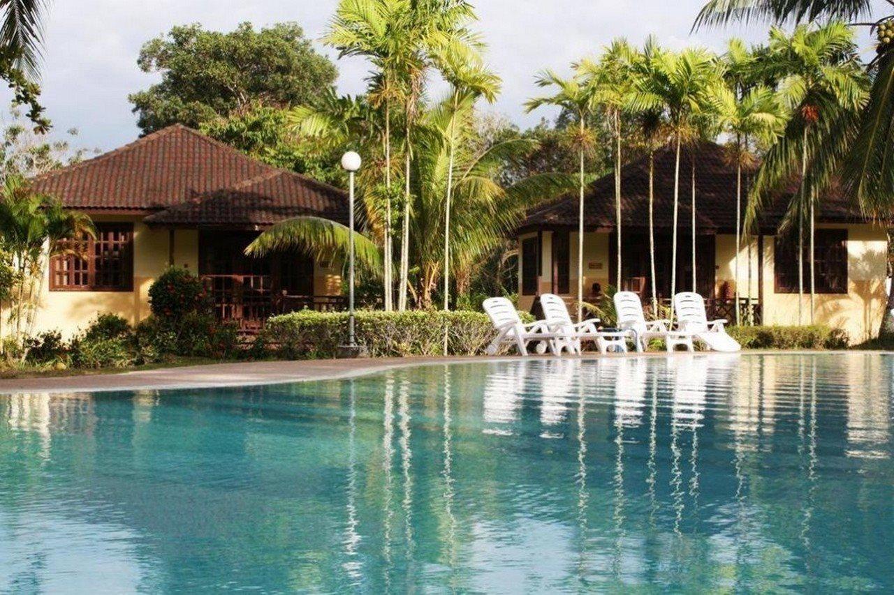 Beringgis Beach Resort & Spa Papar Exterior photo