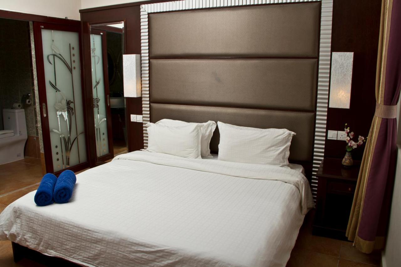 Beringgis Beach Resort & Spa Papar Exterior photo